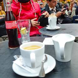 Milchkaffee, Beate Wiener Schokolade...., Robert das Übliche