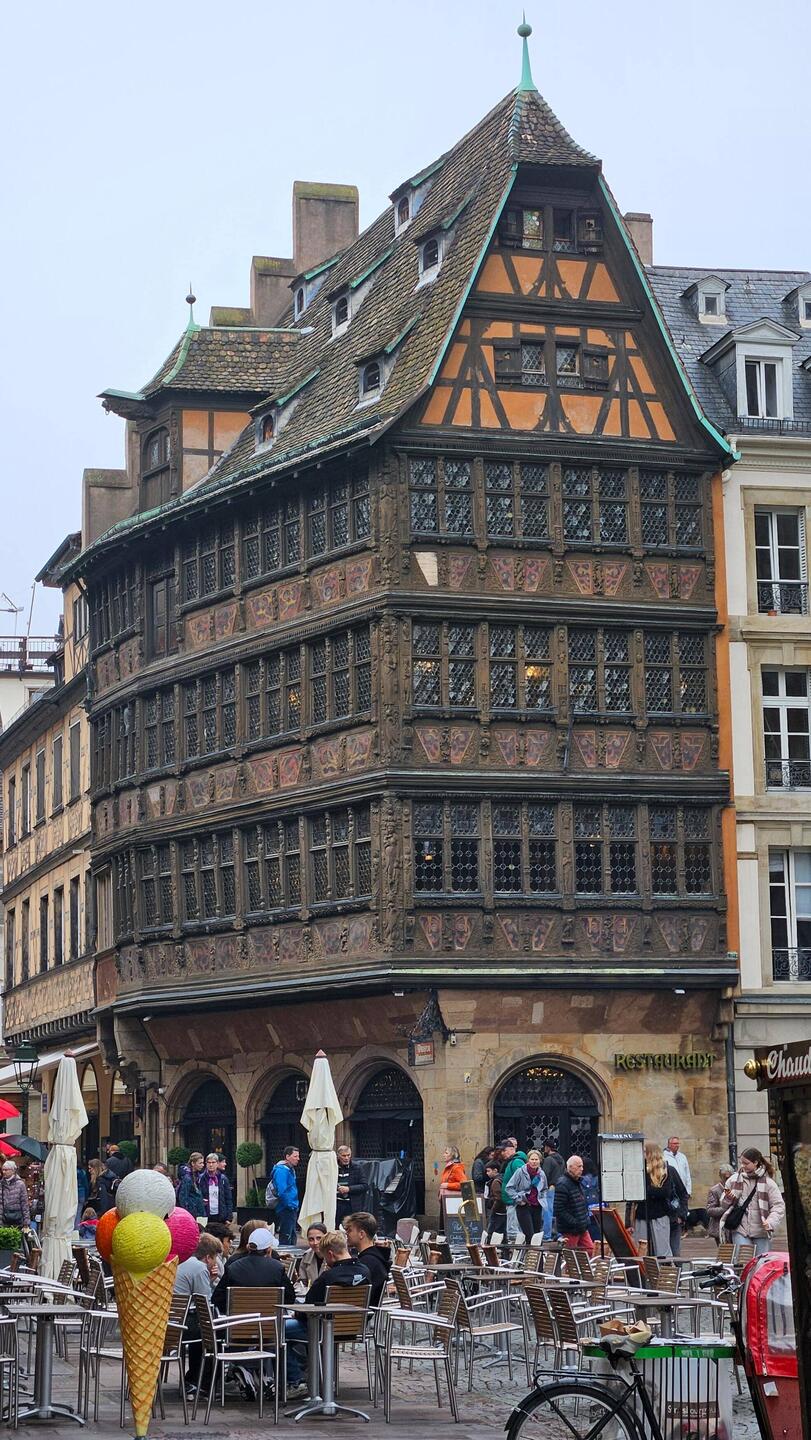 Ein ganz besonderes Fachwerkhaus, weil so alt und mit Butzenglasscheiben