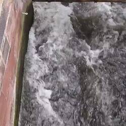 Wer hier wohnt, muss schon einen guten Schlaf haben.