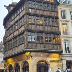 ...das Restaurant hat was, langsam leuchtet es auch von innen heraus....