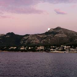 Full Harvest Moon rising
