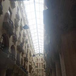 Die Pasaje Lodares - eine kleine Einkaufspassage mit gläsernem Dach