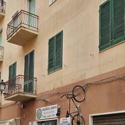 Cooler Werbeaufhänger