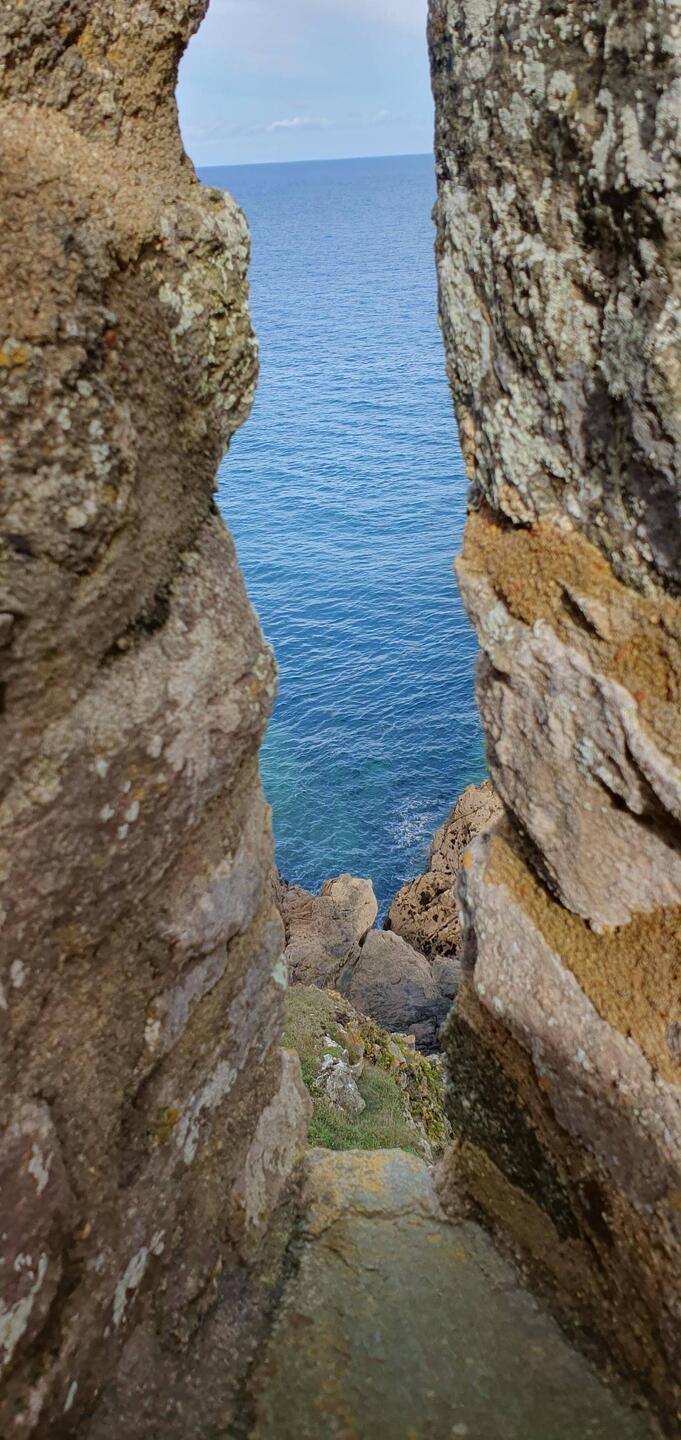 Der Blick vom Fort La Latte aufs Meer