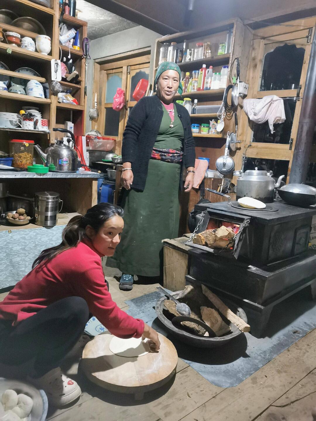 Morgens früh um 4:30 werden schon Chapatis gebacken