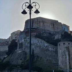 Es geht rauf in die Stadt