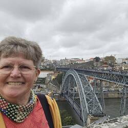 Kijk, ik kom bij de brug uit, leuk!