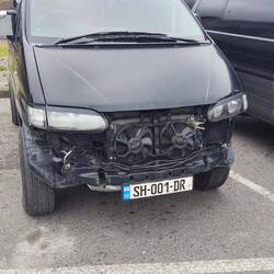 Sieht man viel in Georgien: notdürftig repariert, das reicht! 😊