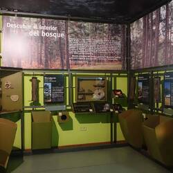 Ein kleines Museum über den Park in einem Touristenzentrum