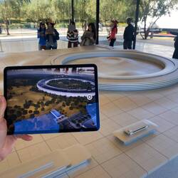 Die Apple Zentrale mit Augmented Reality iPad
