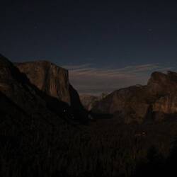 5:30: Tunnel View bei Vollmond (muss man mit Licht aus anschauen)