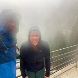 Ganz oben, leicht durchnässt und frierend