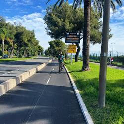 Amazing bike train along the Med through the city