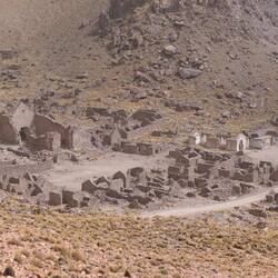 Eine längst verlassene Minenstadt aus Kolonialzeiten