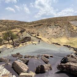 Dann beginnt das Dilemma unserer Abholung. Weit und breit gibt es keine Straße