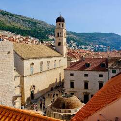Altstadt mit Onofriobrunnen - da wurde gewaschen und Trinkwasser entnommen.