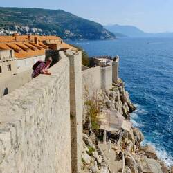 Da waren wir mal kurz allein auf der Stadtmauer - selten für Oktober.