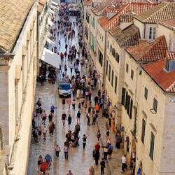 Auch das Pflaster soll noch halbwegs authentisch sein..