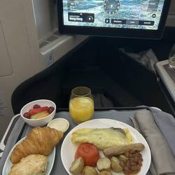 Breakfast, it is 3:00 PM Collingwood time Oct 14. It is 3:00 AM Oct 15th Hong Kong time.