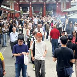 Note huge lanterns under the main entrance gates.