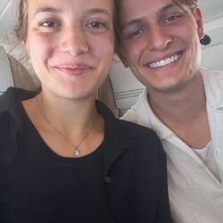 Im Propellerflugzeug