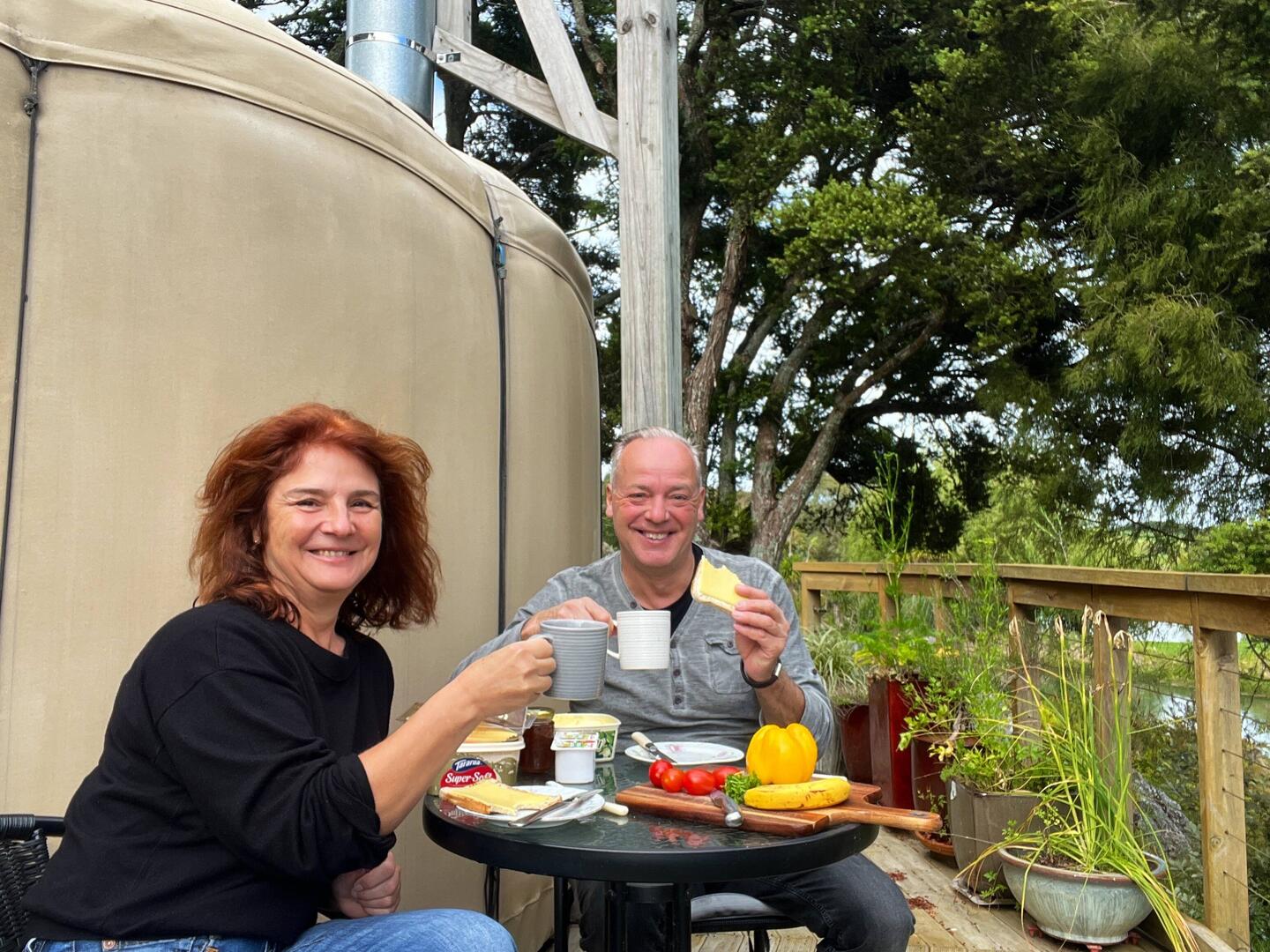 Frühstück an der Yurte