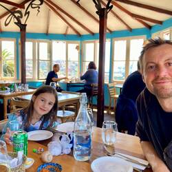 Excellent restaurant de poissons qui surplombe la baie, le Circular. C'était trop bon !! 🐠