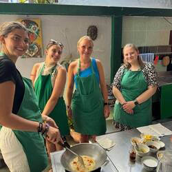 Group challenge - who cooks better without help