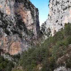 ... einer der Mitleser sollte das kennen!