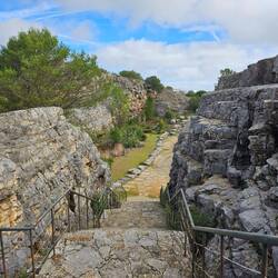 Verder wandelen, heel veel trappen af (en weer op natuurlijk).