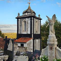 Oud kerkje in Obidos.