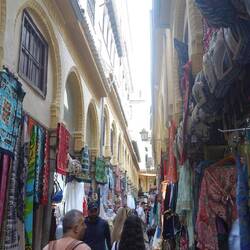 Auf dem Markt hat man das Gefühl schon in Marokko zu sein