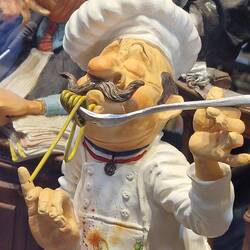 Ist der nicht bezaubernd? ❤️ Leider viel zu teuer. Ca. 35-40 cm hoch 440,-