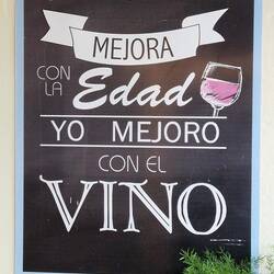 Wein reift mit dem Alter, ich reife mit dem Wein