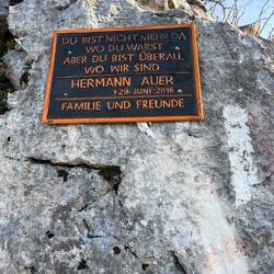 So sehen wir auch diesen, wie ichwie ich finde, schönen Abschiedsspruch.