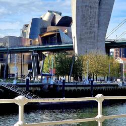 Frank Gehry's Nummer 1, für uns die 2