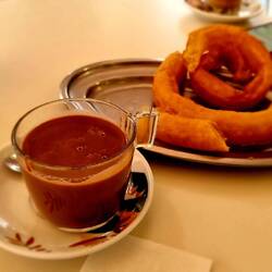 Churros und Kakao zum Frühstück