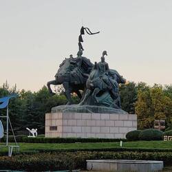 Reiterdenkmal vor unserem Hotel