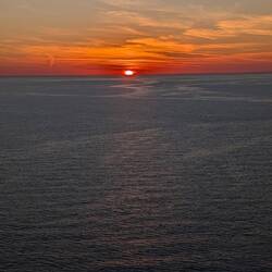 Sonne fällt ins Meer