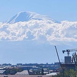 Das dürfte wohl der 5137m hohe Mount Ararat sein in der Ferne