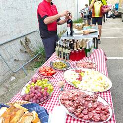Udo feiert seine glückliche Rückkehr vom Krankenhaus 🥂
