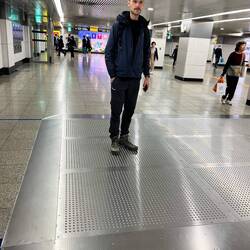 Der Schmutzabstreifer in der U-Bahnstation