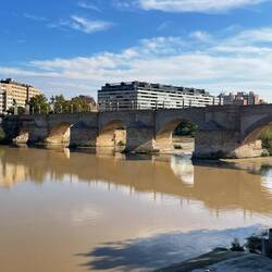 Puente de Piedra über dem Ebro