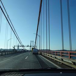 Op de brug over de Taag.