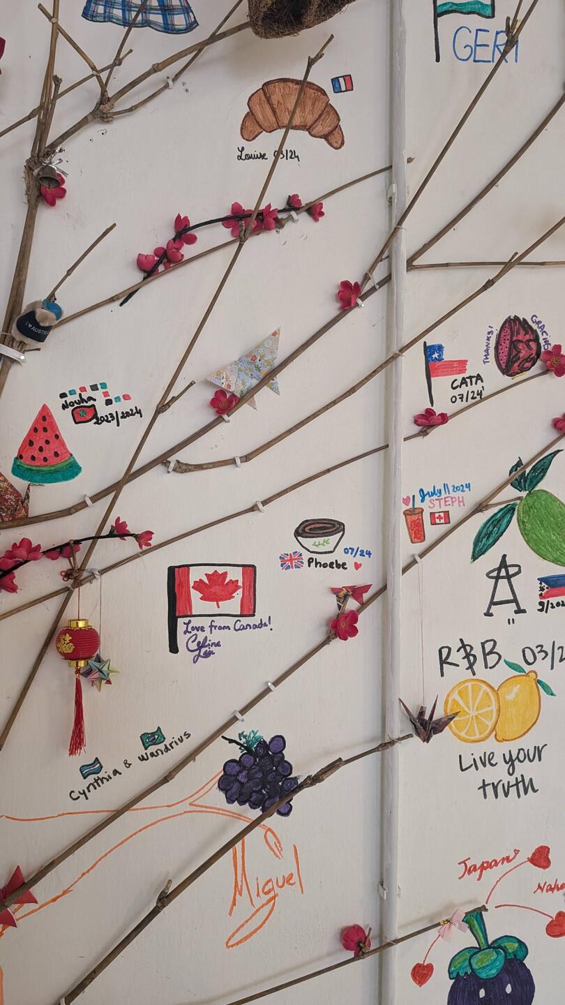 Signed my name on the volunteer wall. Of course drew a little picture of my favourite dessert too!