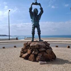 ...Ein beeindruckendes Denkmal