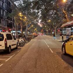 Ein bisschen wie auf den Kölner Ringen. Nur viiel größer. 😁