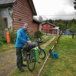 Regnerischer Start in Puerto Fuy