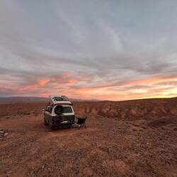 Campspot etwas außerhalb, jetzt ist nicht mehr nur der Boden feuerrot