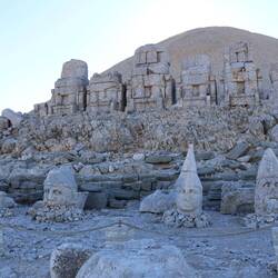 Berg und Grabstätte Nemrut Daği (Nordseite)